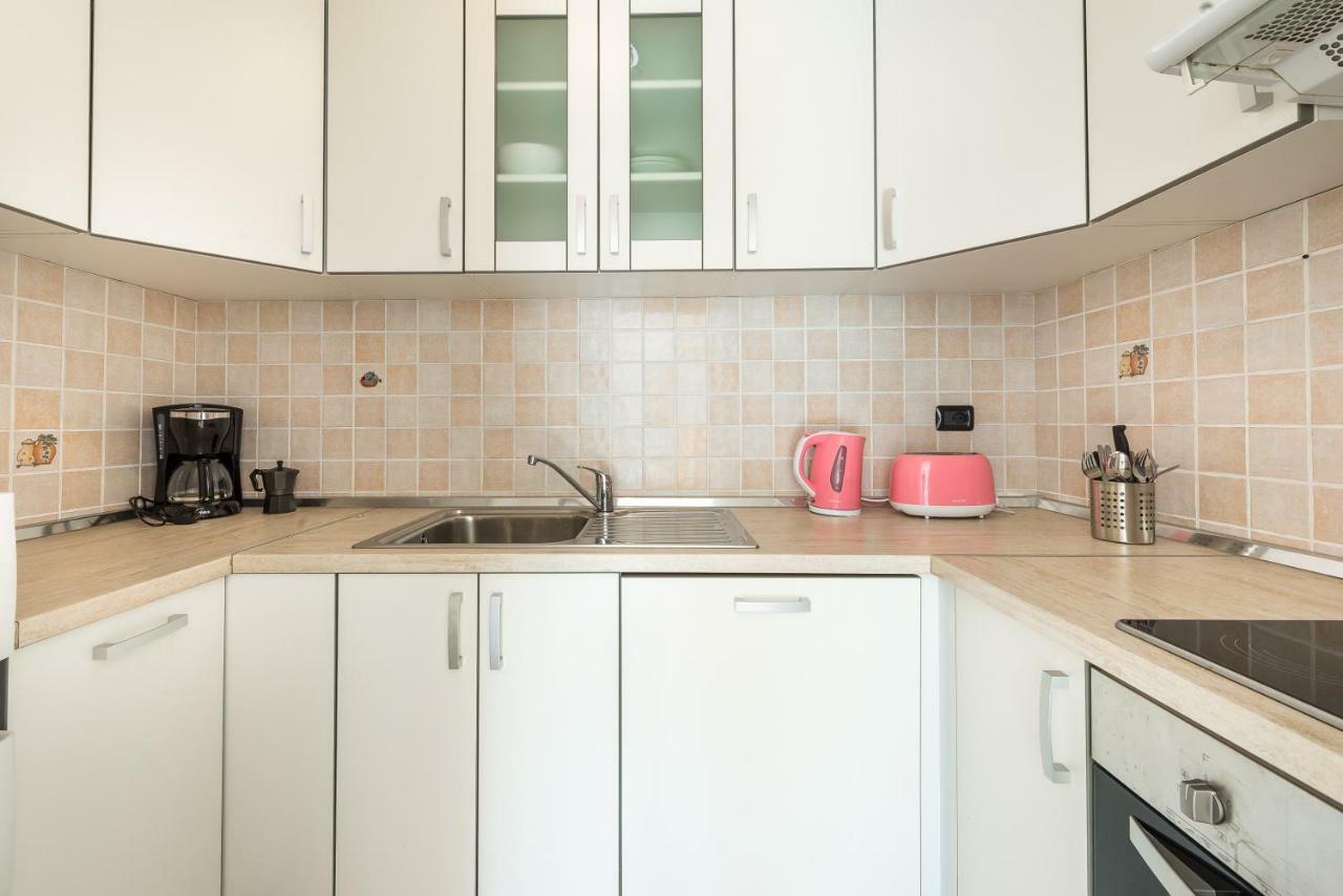 Dream Estate Apartma *